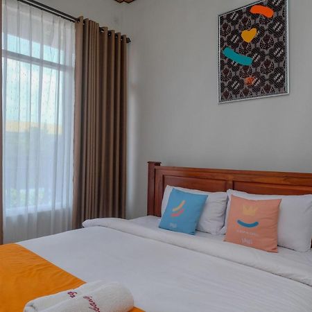 Sans Hotel Kumbang Yogyakarta By Reddoorz Kültér fotó
