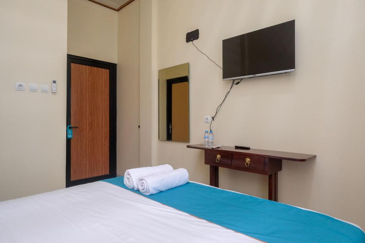 Sans Hotel Kumbang Yogyakarta By Reddoorz Kültér fotó