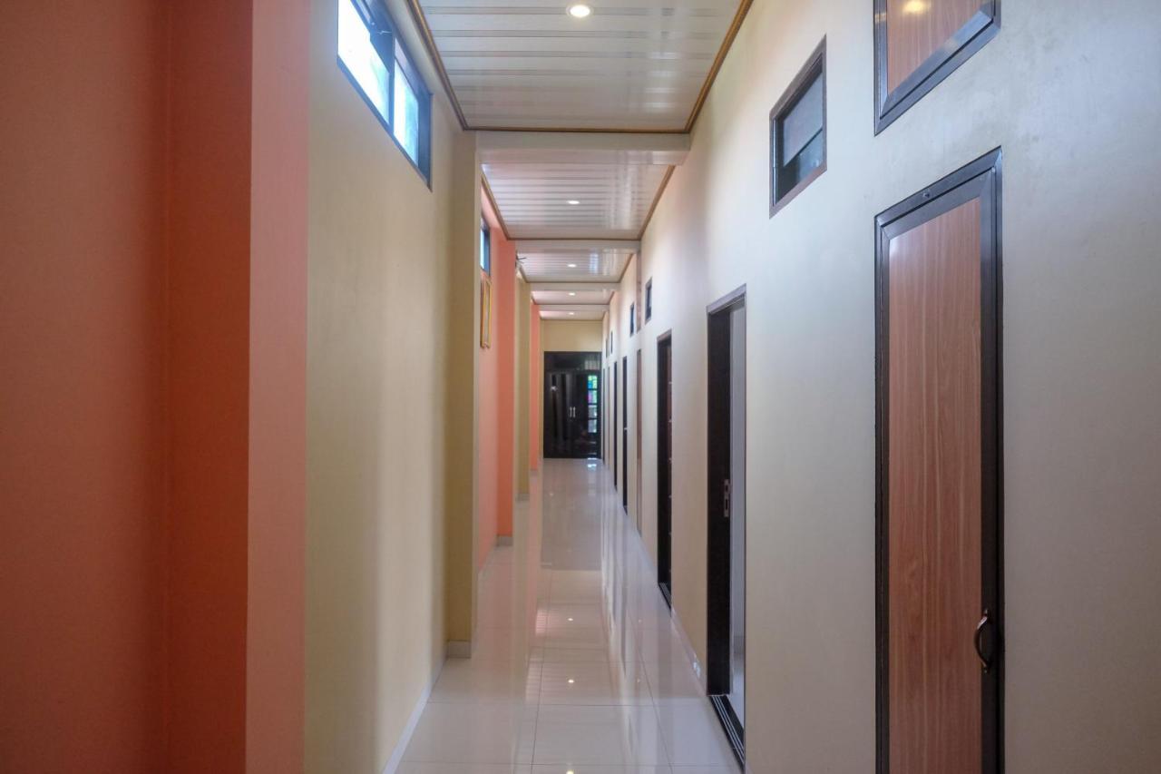 Sans Hotel Kumbang Yogyakarta By Reddoorz Kültér fotó