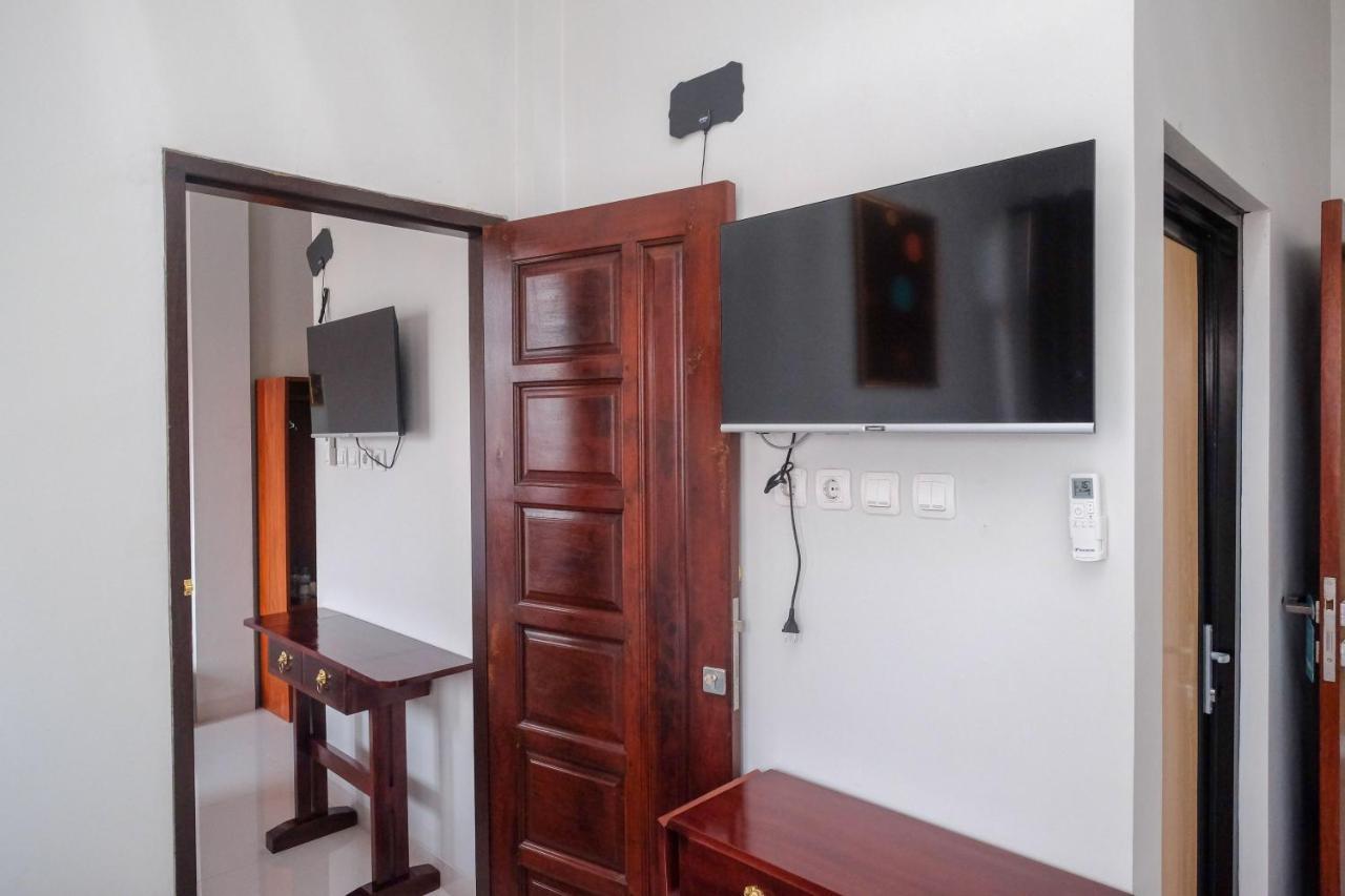 Sans Hotel Kumbang Yogyakarta By Reddoorz Kültér fotó