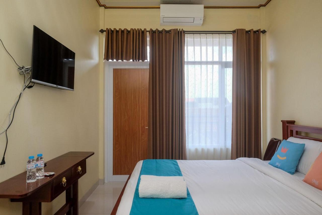Sans Hotel Kumbang Yogyakarta By Reddoorz Kültér fotó