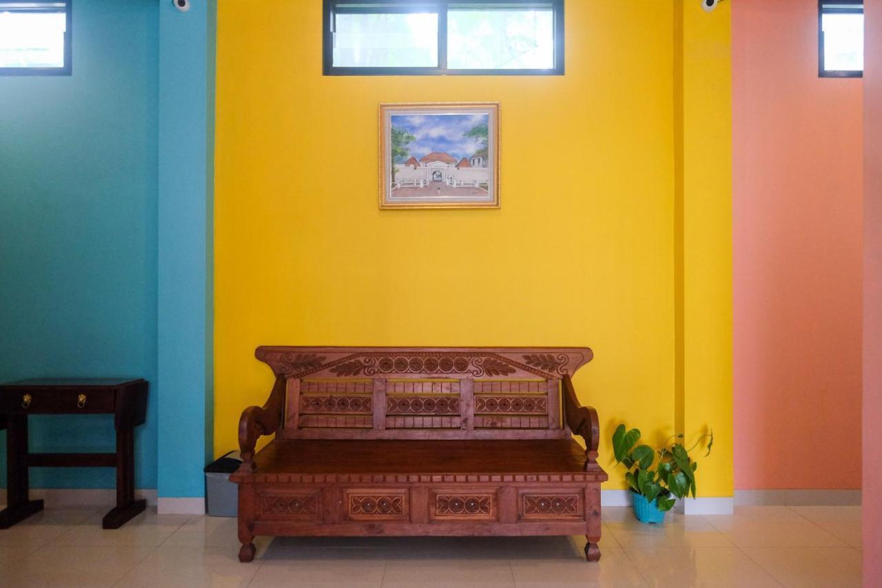 Sans Hotel Kumbang Yogyakarta By Reddoorz Kültér fotó