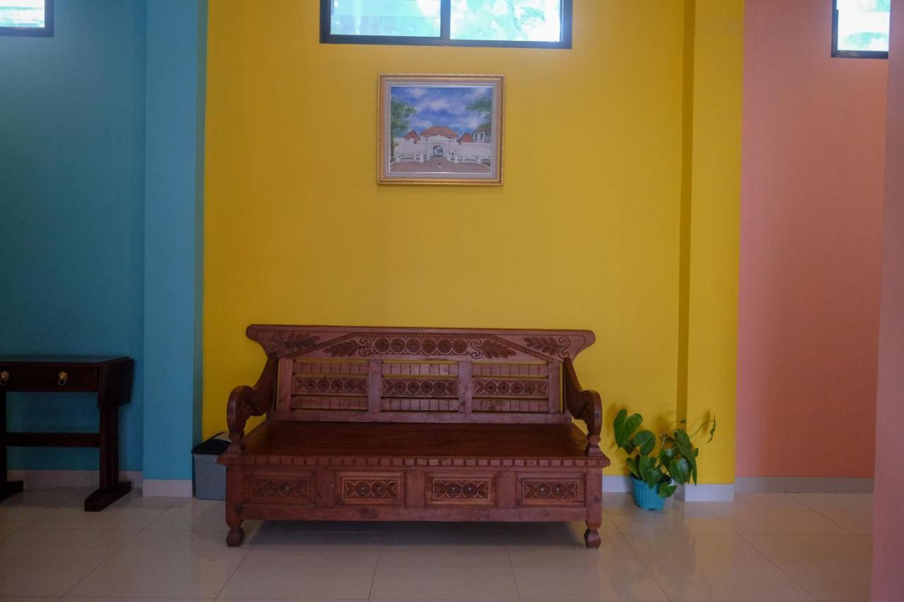 Sans Hotel Kumbang Yogyakarta By Reddoorz Kültér fotó