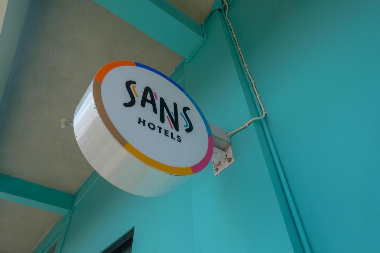 Sans Hotel Kumbang Yogyakarta By Reddoorz Kültér fotó