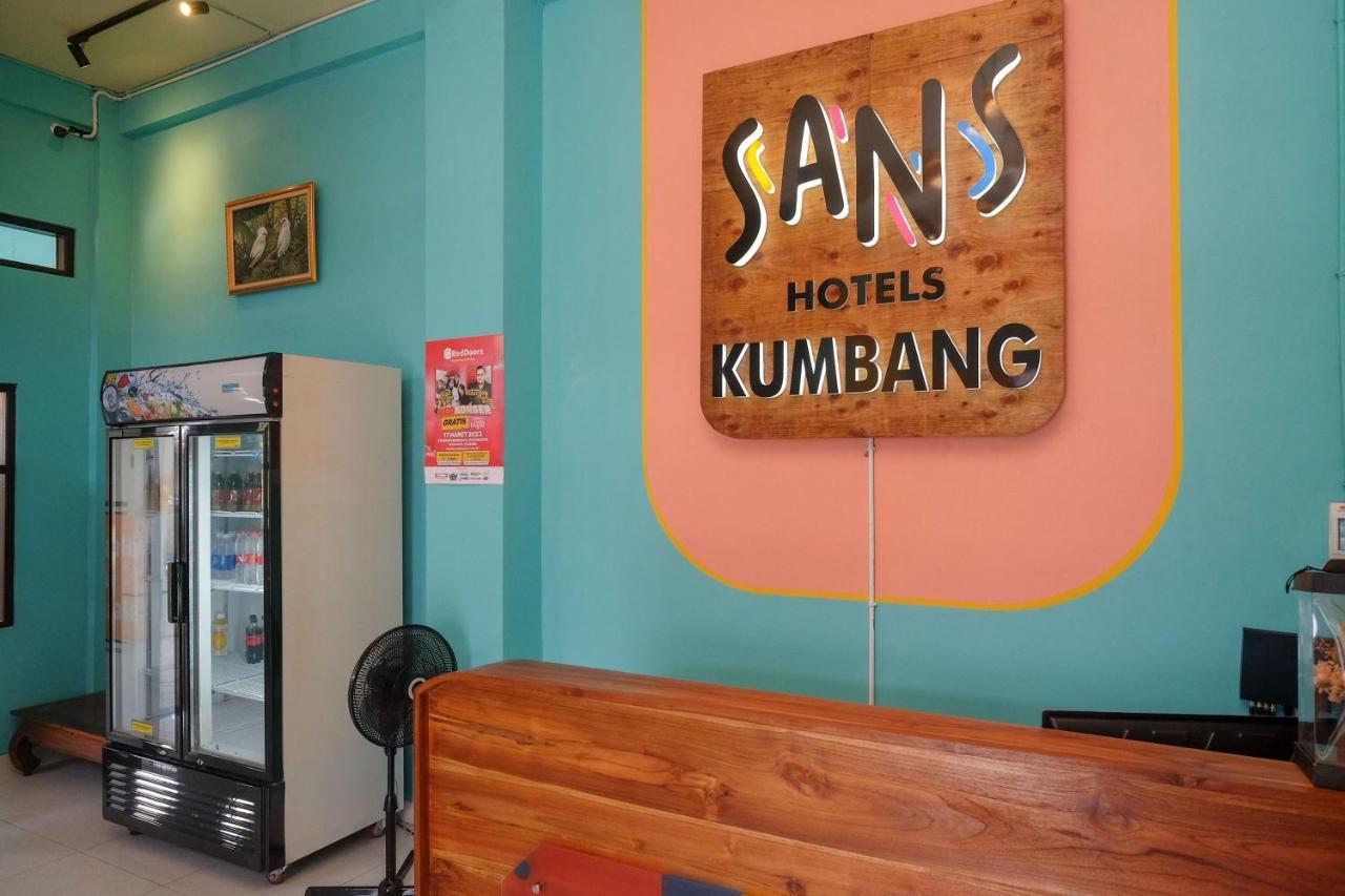 Sans Hotel Kumbang Yogyakarta By Reddoorz Kültér fotó