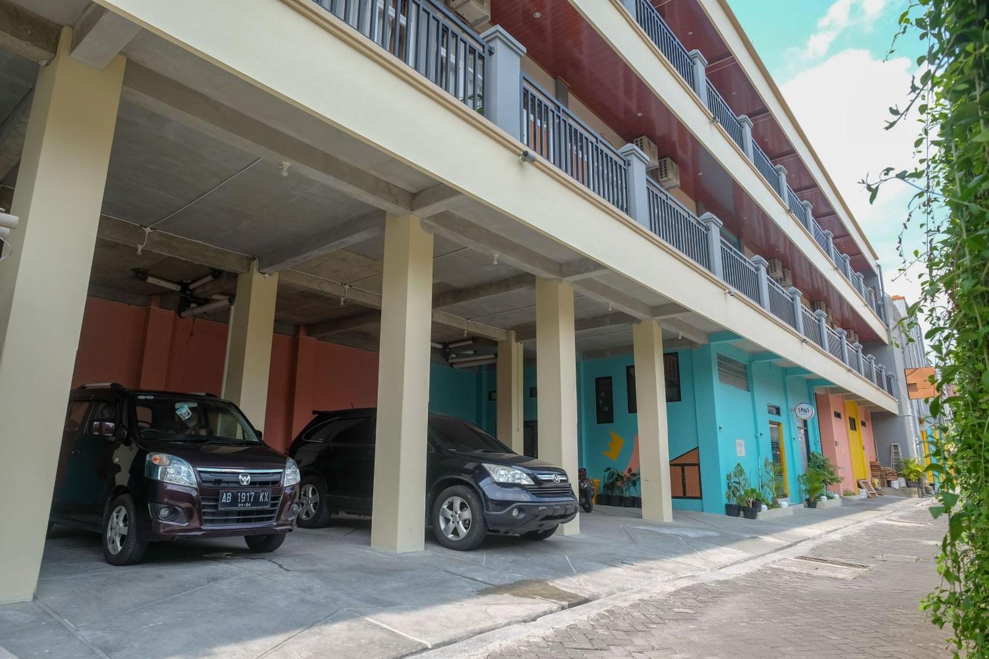 Sans Hotel Kumbang Yogyakarta By Reddoorz Kültér fotó